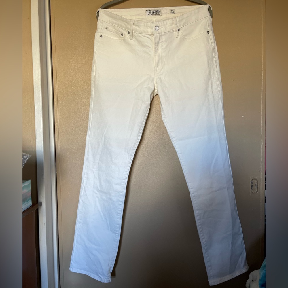 Women’s lucky brand sweet straight white jeans size 12/31